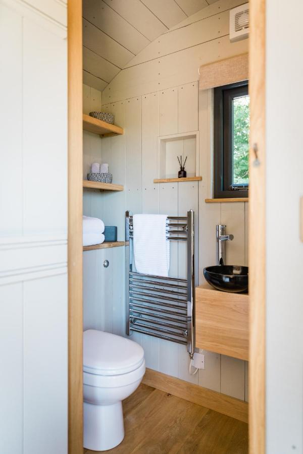 Boutique Cornish Shepherd'S Hut With Hot Tub Launceston Exterior foto