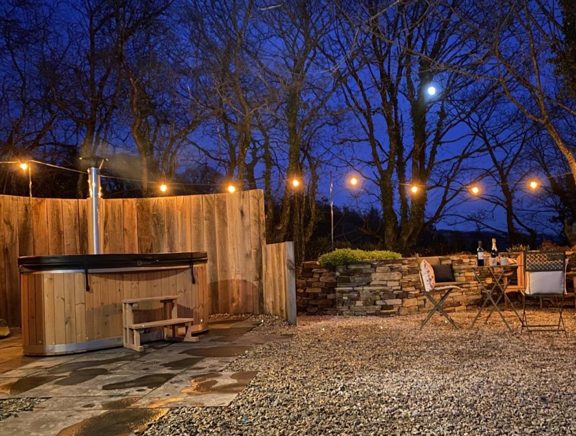Boutique Cornish Shepherd'S Hut With Hot Tub Launceston Exterior foto